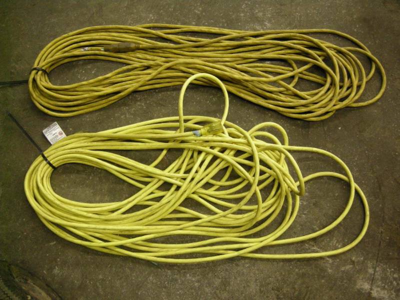lot 169 image: 2 Heavy Duty Extension Cords