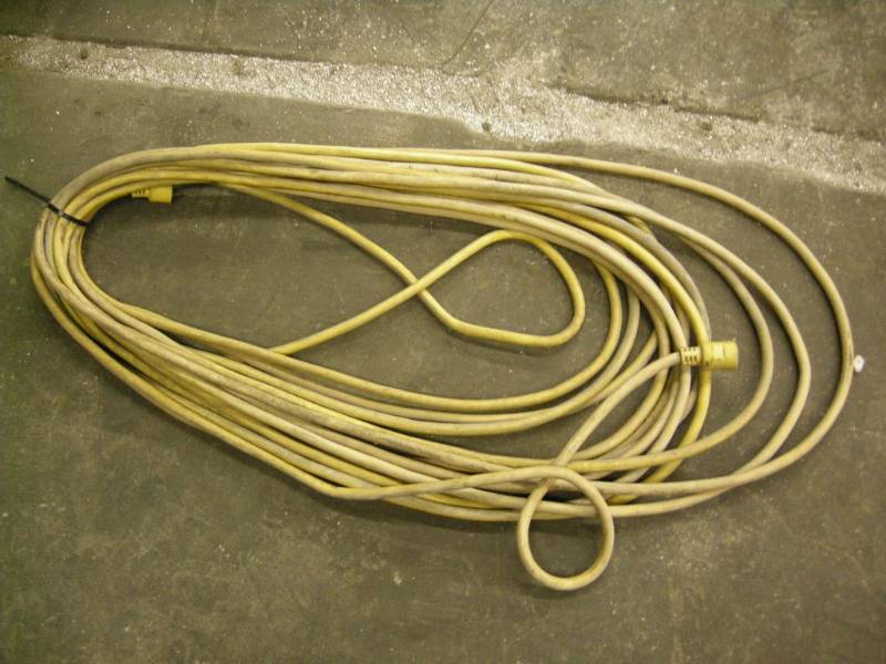 lot 170 image: Heavy Duty Extension Cord