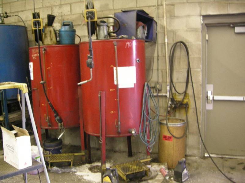 lot 11 image: Citgo Engine Oil Drum Pump Station