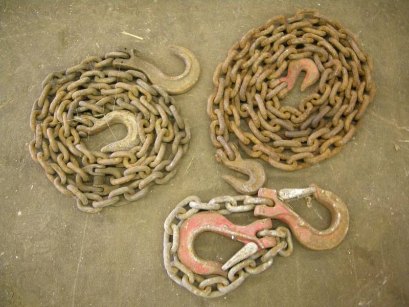 lot 192 image: 3 Chains with Hooks