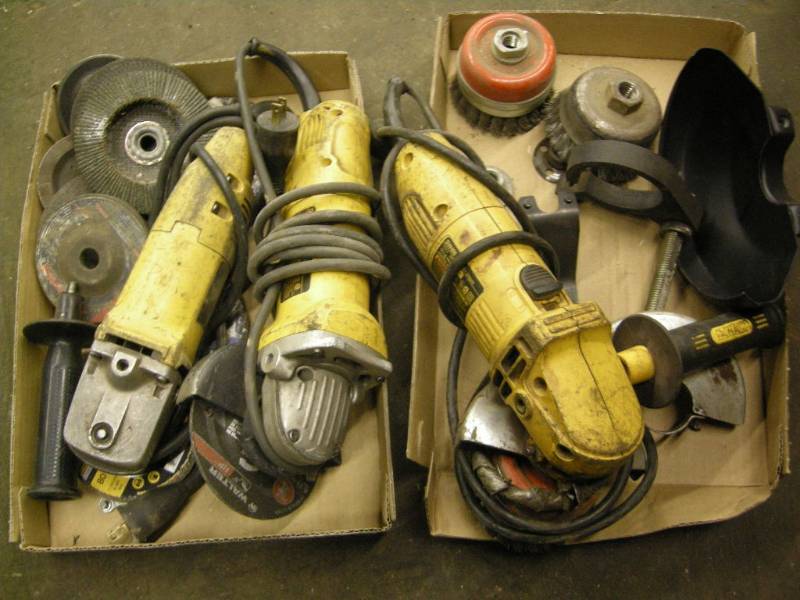 lot 199 image: 3 DeWalt 4-12 Angle Grinders