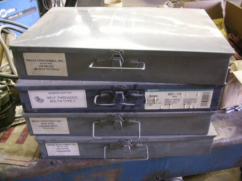 lot 232 image: 4 Organizer Trays