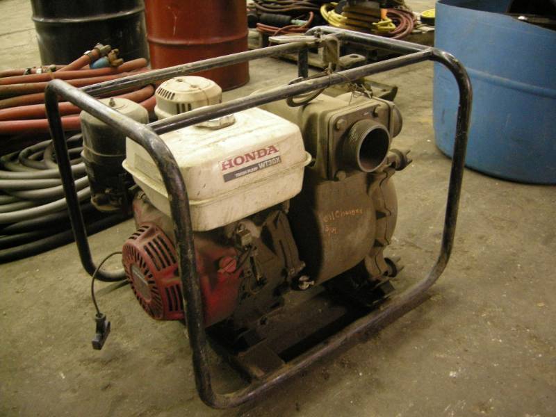 lot 245 image: Honda Trash Pump