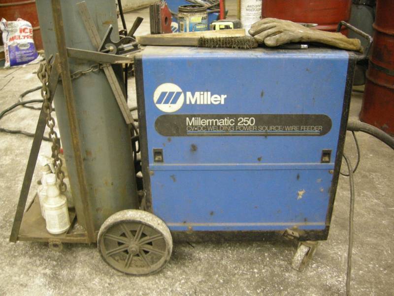 lot 246 image: Miller Millermatic 250 Welder