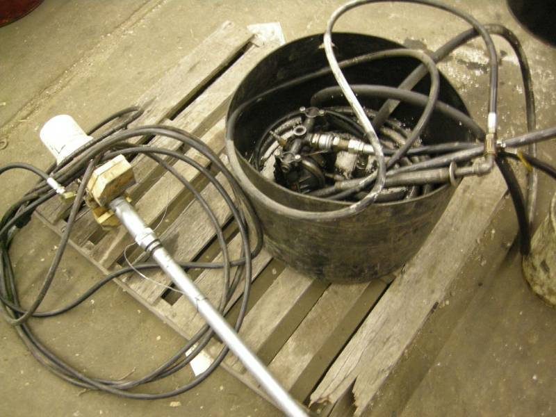 lot 254 image: 2 Oil Barrel Pumps