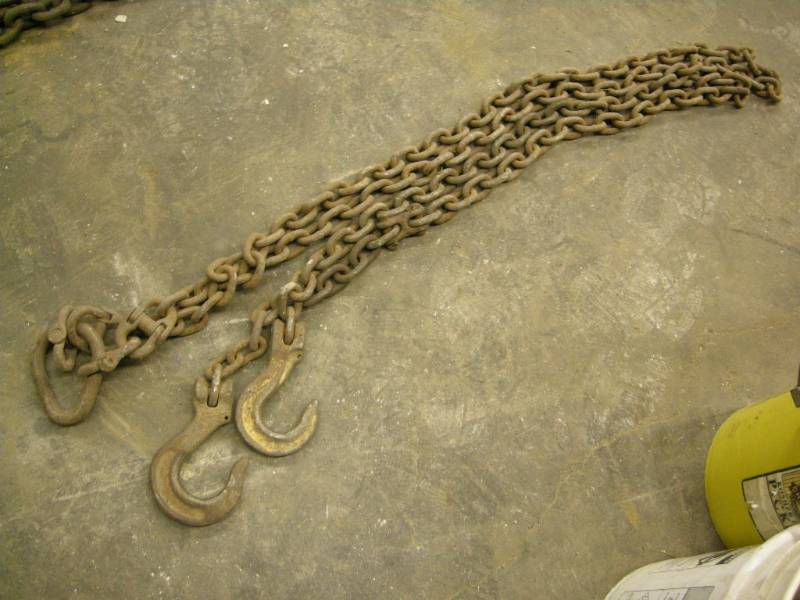 lot 275 image: Legged Chain