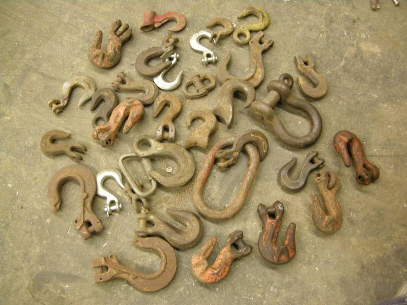 lot 284 image: Hooks and Clevis, Links