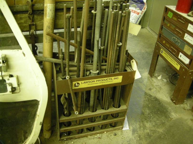 lot 289 image: Lawson Products Hardware - Rod Rack