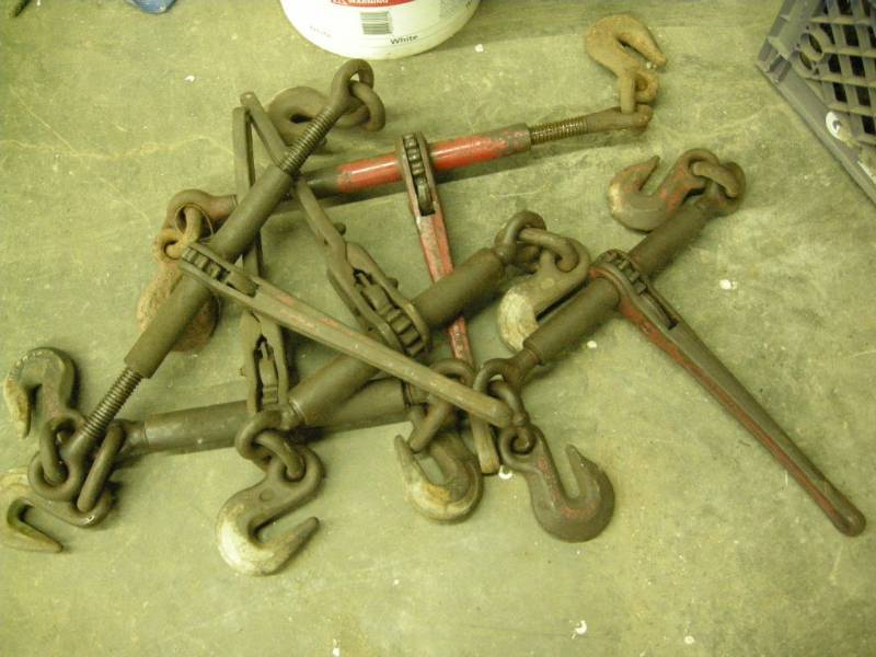 lot 299 image: 5 Ratcheting Load Binders