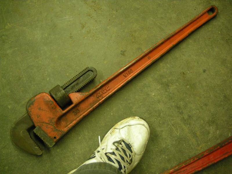 lot 303 image: MCC Pipe Wrench