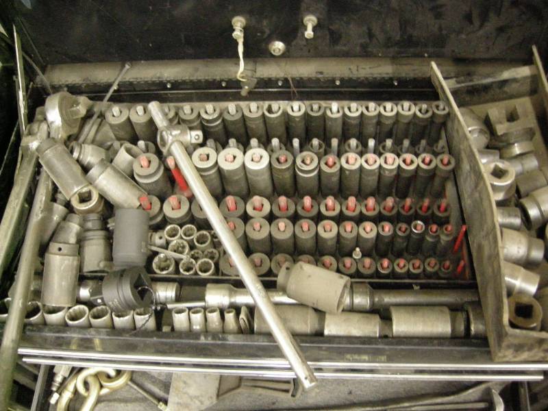 lot 324 image: Impact Sockets, Ratchets