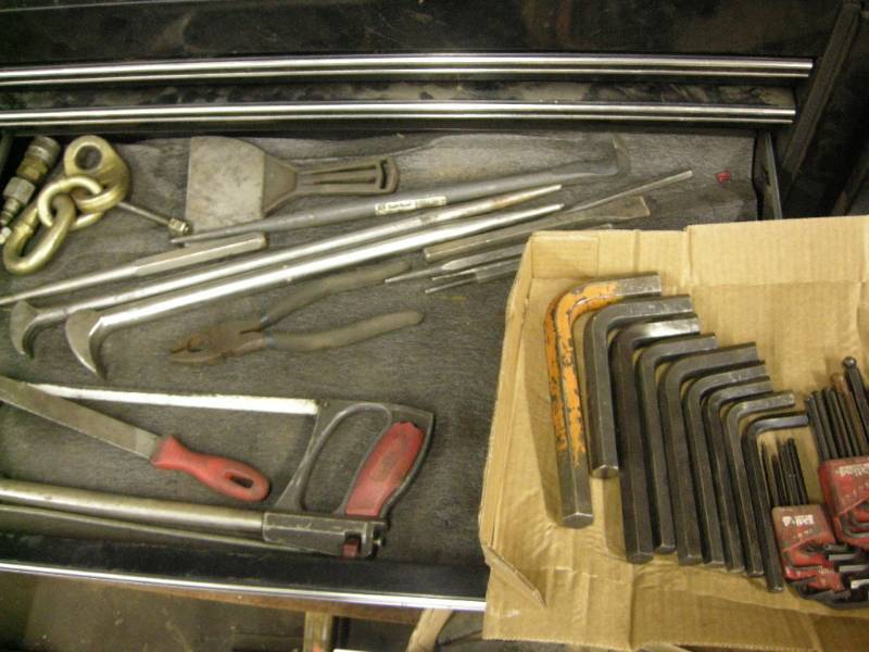lot 326 image: Hex, Punches, Pry Bars