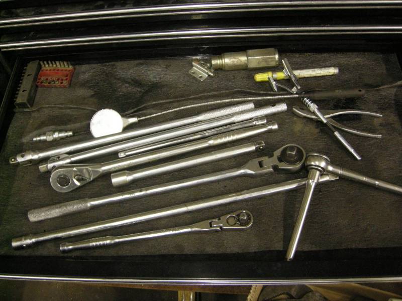 lot 327 image: Ratchets, Breaker Bars
