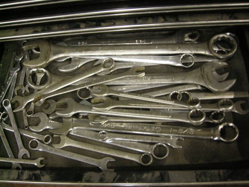 lot 329 image: SAE Combination Wrenches