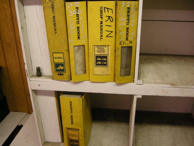 lot 362 image: Komatsu Heavy Equipment Shop Manuals