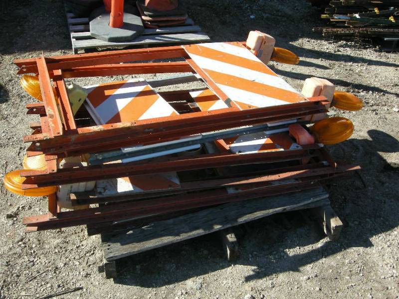 lot 376 image: Metal Caution Lighted Signs
