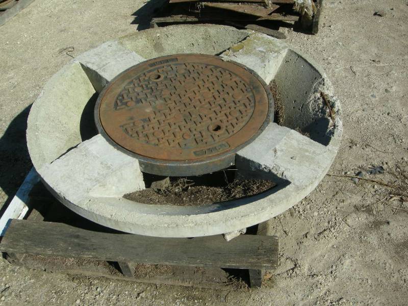 lot 378 image: Manhole Unit
