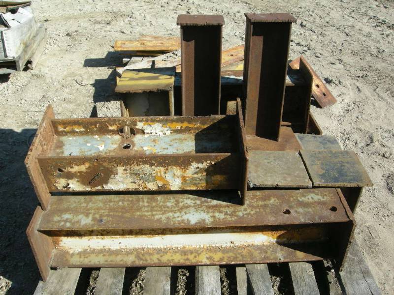 lot 388 image: Custom Heavy Duty Jackstands