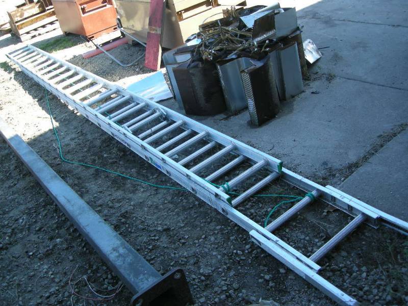 lot 389 image: Werner 40 Extension Ladder