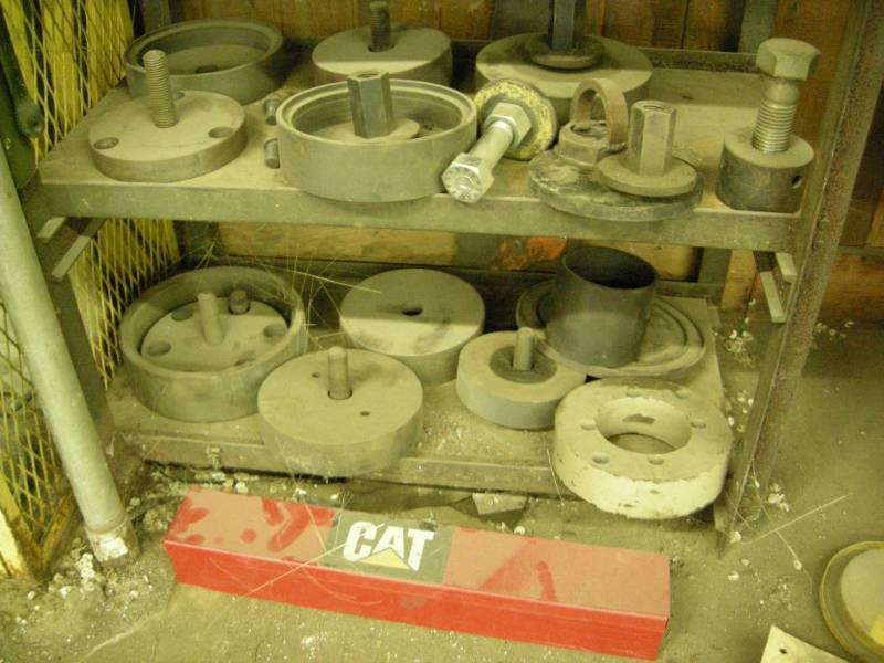 lot 427 image: CAT Engine Seal Installers