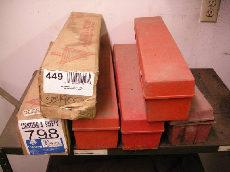 lot 399 image: Emergency Warning Kits