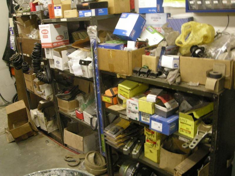 lot 405 image: Shelves of Misc Parts
