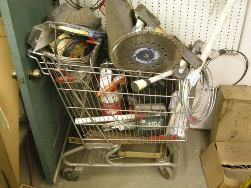 lot 410 image: Shopping Cart with Contents