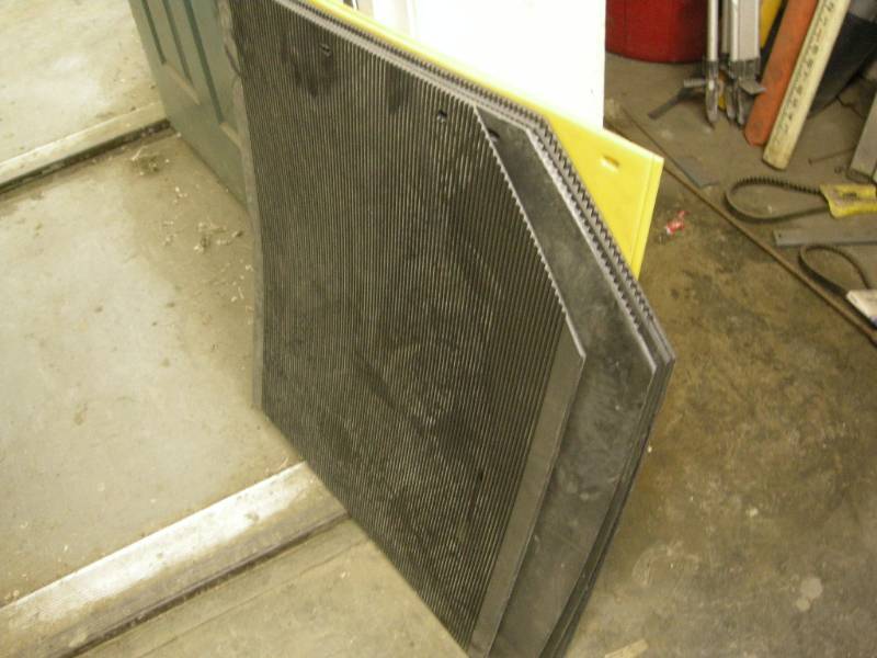 lot 411 image: 3 Sets Mud Flaps