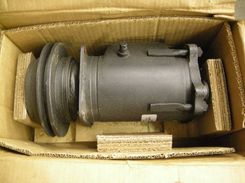 lot 416 image: CAT Compressor