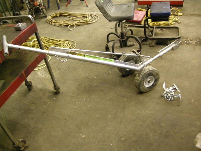 lot 422 image: Bigs Easy Lift ManholeGrate