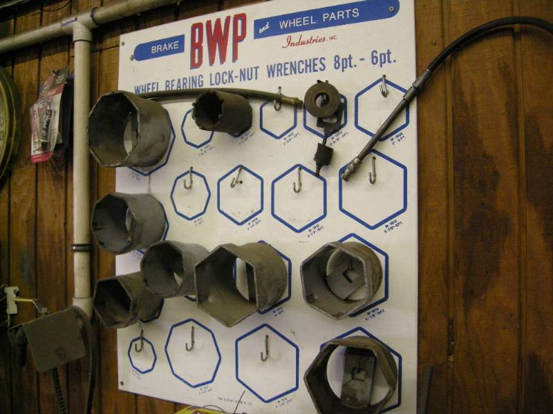 lot 424 image: BWP Wheel Bearing Lock-Nut Wrenches