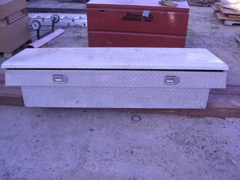 lot 434 image: Aluminum Tool Box