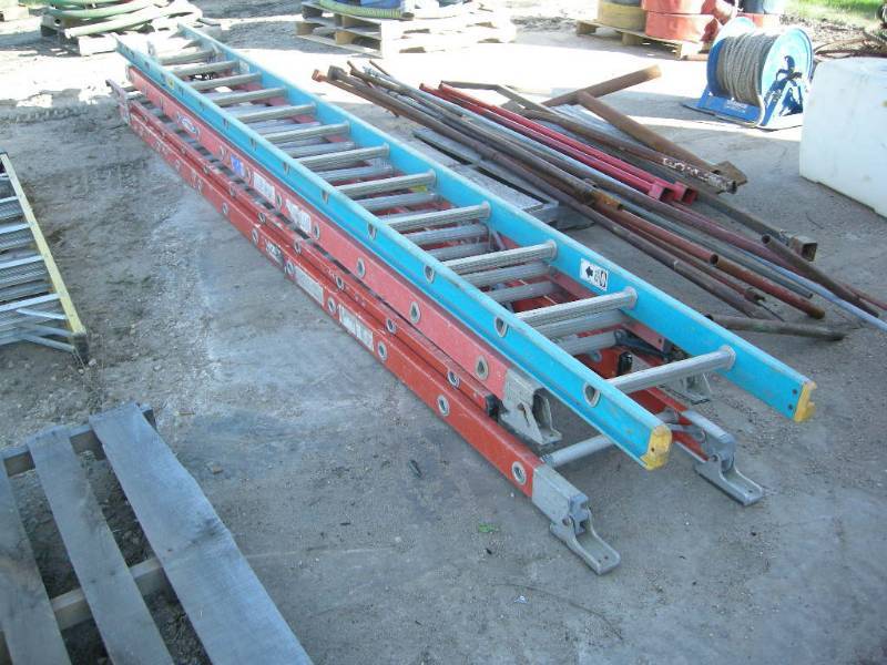 lot 438 image: Fiberglass Extension Ladder Group