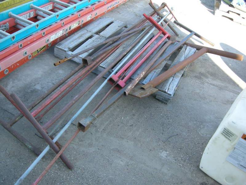 lot 439 image: Sewer Gate Valve Handles