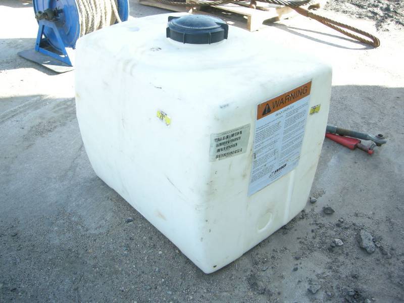 lot 443 image: Plastic Tank