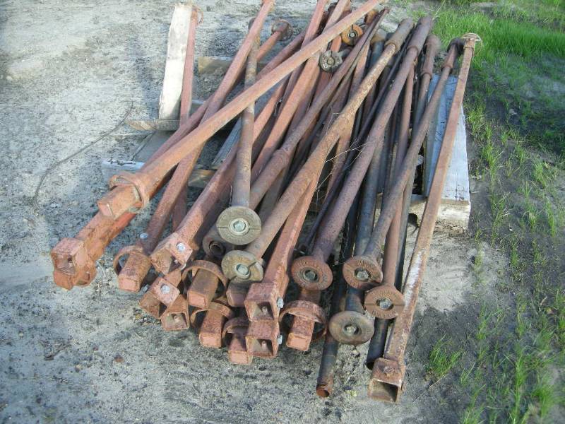lot 449 image: Pallet Curb Stops - Gate Valve Extensions