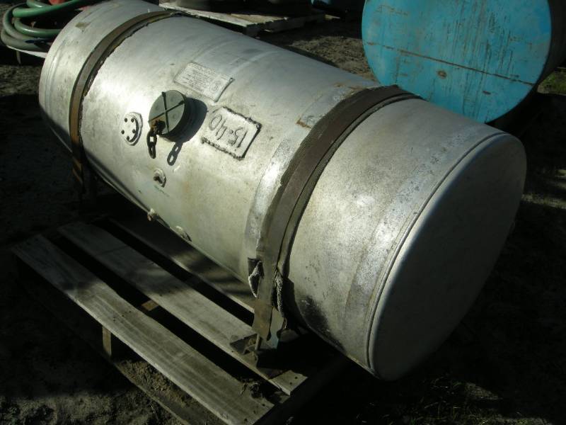 lot 456 image: Snyder Aluminum Truck Fuel Tank