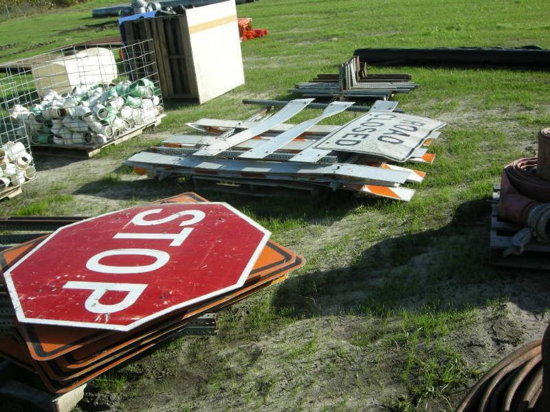 lot 459 image: Jobsite Road Signs