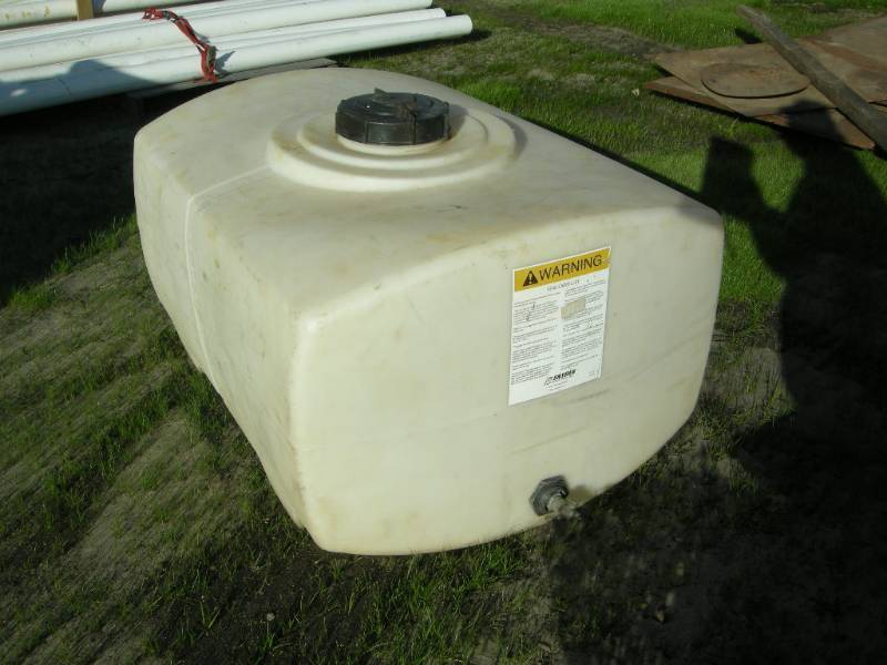lot 466 image: Snyder Plastic 150 Gallon Tank