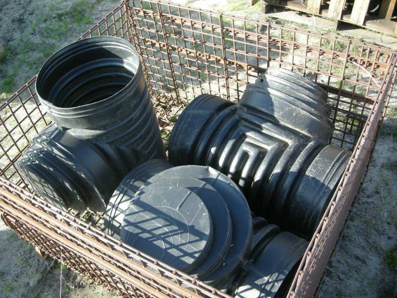 lot 467 image: Large Drain Tile Ts