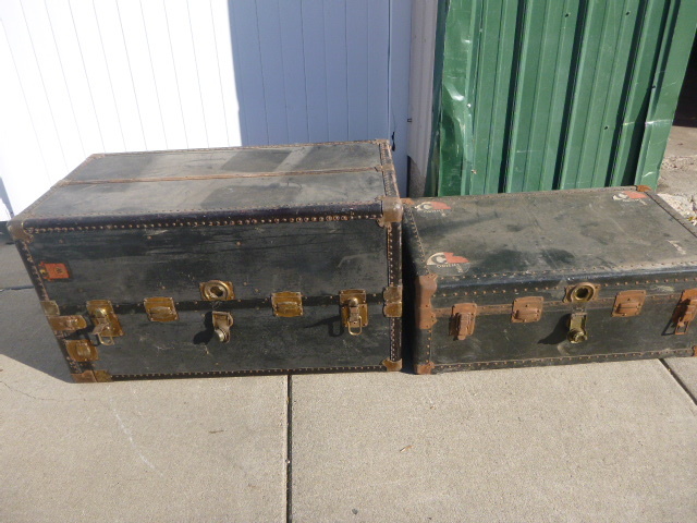 lot 58 image: 2 Vintage Chests