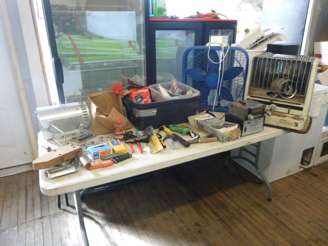 lot 60 image: Miscellaneous Garage Items