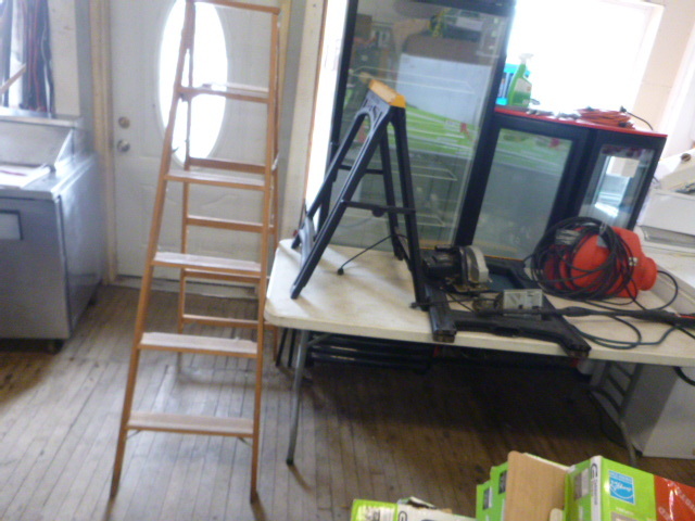 lot 65 image: Miscellaneous Garage Items