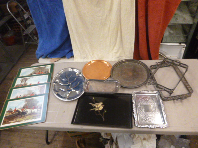 lot 71 image: Serving Trays