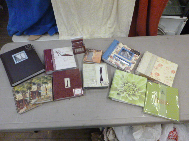 lot 72 image: NEW Photo Albums