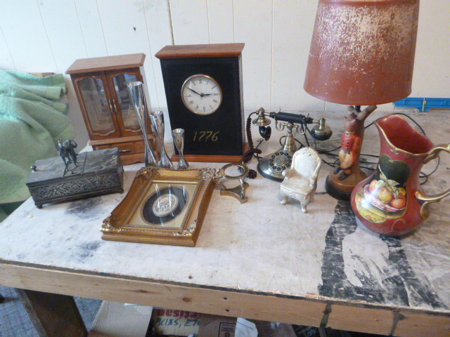 lot 80 image: Home Dcor
