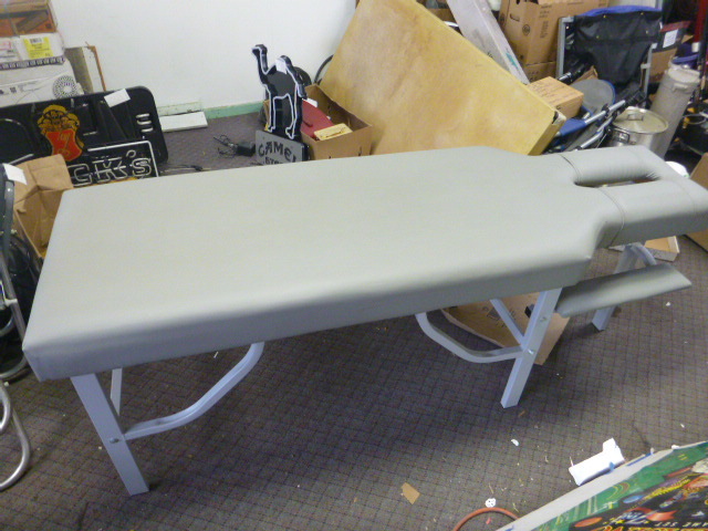 lot 89 image: Arneson Industries Therapy Massage Table