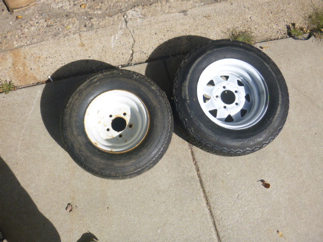 lot 19 image: 2 Tires