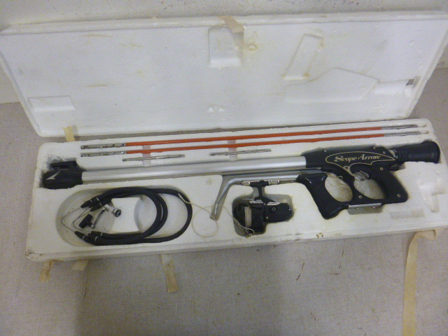 lot 30 image: Suwa Scope Arrow