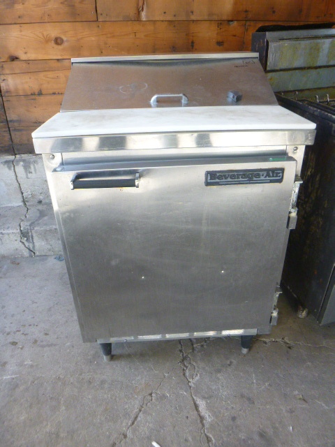 lot 11 image: Beverage Air Cooler